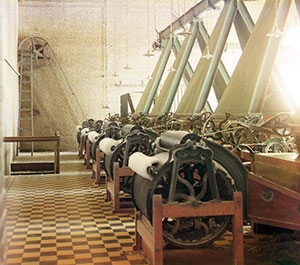 machinery with rollers 