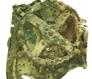 Antikythera mechanism: a clockwork machine to calculate how the earth and the sun move around