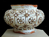 Chinese vase with Greek glass dots (ca. 300 BC)