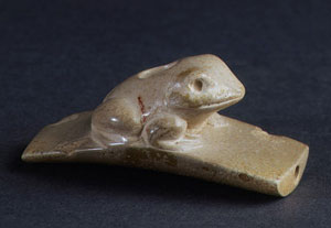 Hopewell tobacco pipe in the shape of a frog