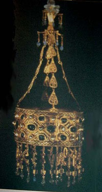 Crown of Recceswinth, in a Central Asian art style