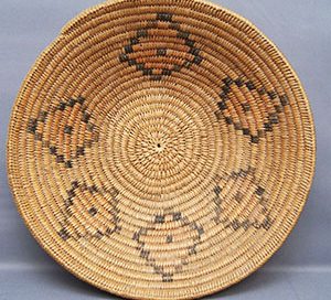 Ute basket with quadrilaterals in a pattern