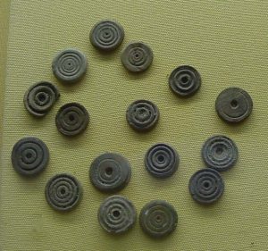 Pieces from Roman games